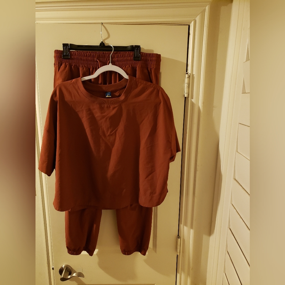 Old Navy High-Waisted StretchTech Cargo Joggers and shirt (top)